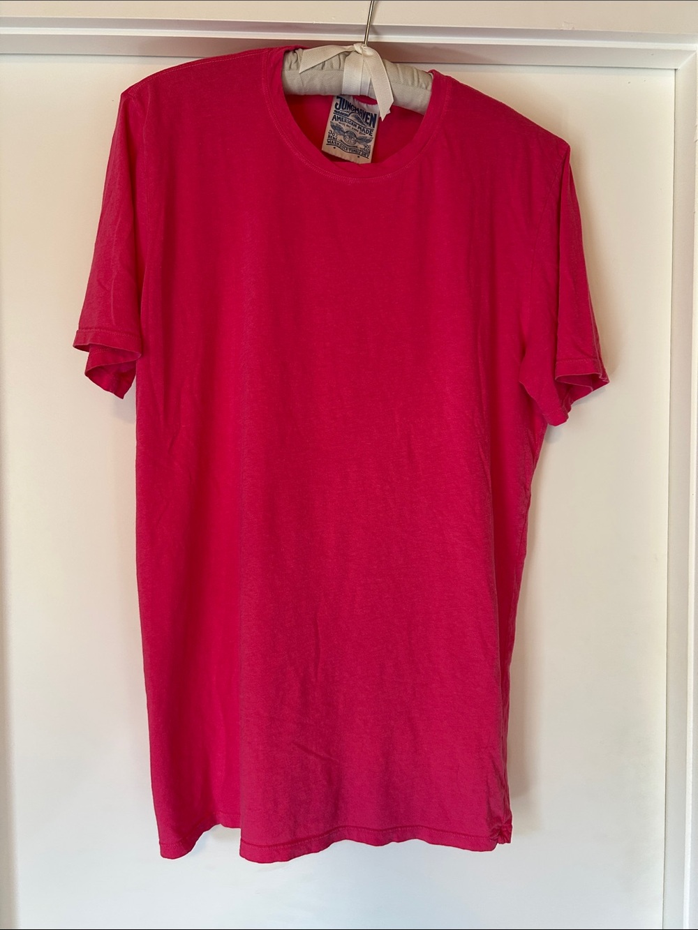JUNGMAVEN Basic Tee in strawberry pink